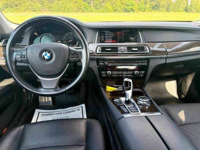 Чорний БМВ 7 Серія, об'ємом двигуна 3 л та пробігом 54 тис. км за 2900 $, фото 5 на Automoto.ua