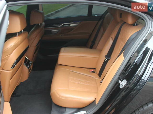 БМВ 7 Серия 2015 в Днепре (Днепропетровске) на Automoto.ua Черный БМВ 7 Серия, объемом двигателя 2.99 л и пробегом 170 тыс. км за 37500 $, фото 23 на Automoto.ua