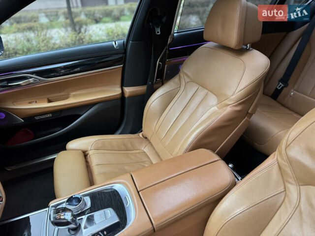 Черный БМВ 7 Серия, объемом двигателя 3 л и пробегом 185 тыс. км за 26999 $, фото 12 на Automoto.ua