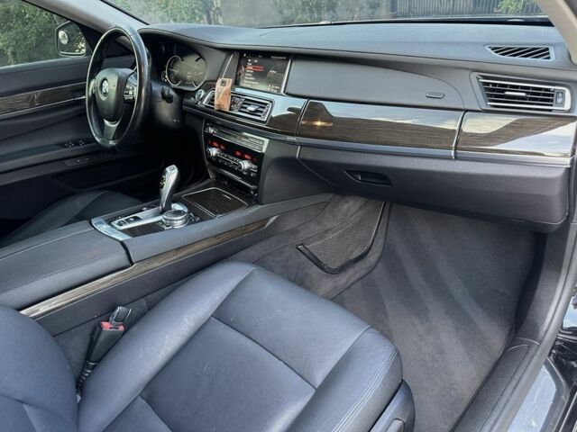 БМВ 7 Серія 2015 у Кропивницькому (Кіровограді) на Automoto.ua Чорний БМВ 7 Серія, об'ємом двигуна 3 л та пробігом 190 тис. км за 22800 $, фото 15 на Automoto.ua