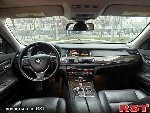 Черный БМВ 7 Серия, объемом двигателя 3 л и пробегом 200 тыс. км за 15500 $, фото 9 на Automoto.ua
