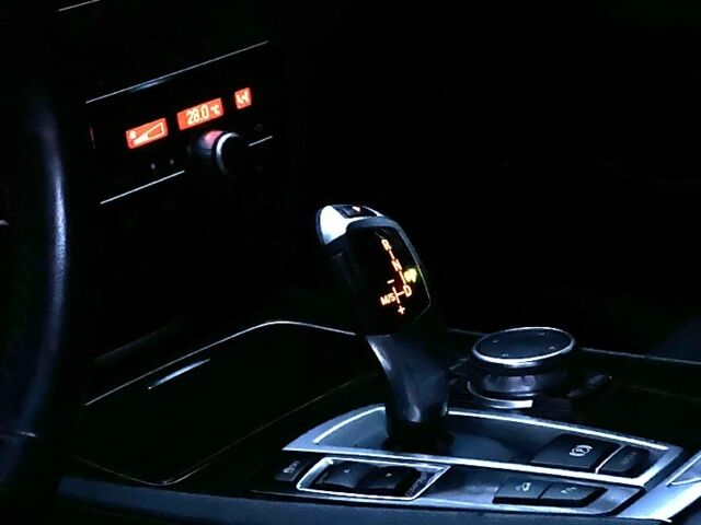 Черный БМВ 7 Серия, объемом двигателя 3 л и пробегом 140 тыс. км за 12299 $, фото 12 на Automoto.ua