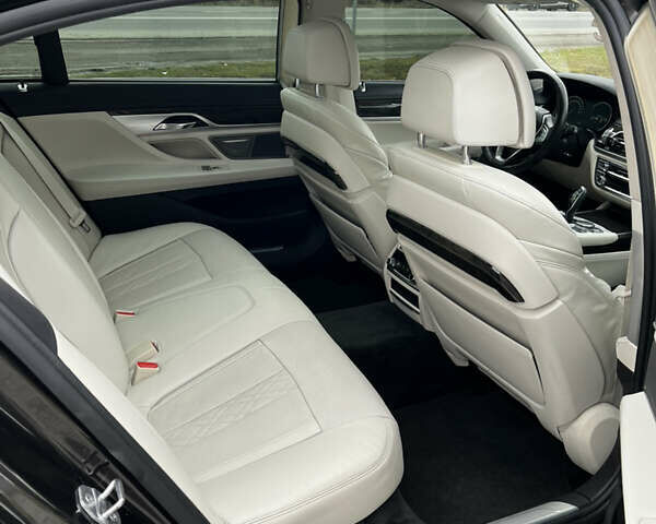 Чорний БМВ 7 Серія, об'ємом двигуна 2.98 л та пробігом 270 тис. км за 28000 $, фото 6 на Automoto.ua