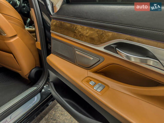 Черный БМВ 7 Серия, объемом двигателя 4.4 л и пробегом 185 тыс. км за 24700 $, фото 57 на Automoto.ua