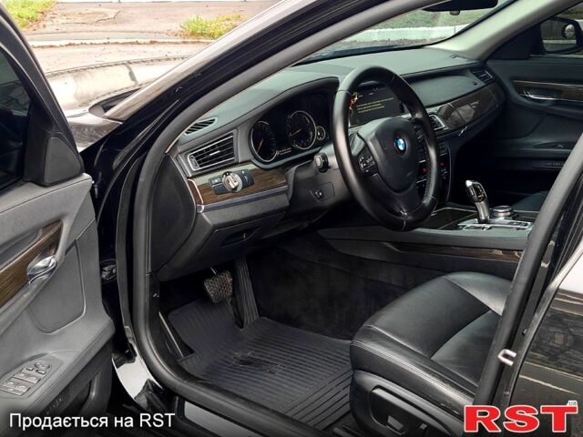 Черный БМВ 7 Серия, объемом двигателя 3 л и пробегом 200 тыс. км за 15500 $, фото 8 на Automoto.ua
