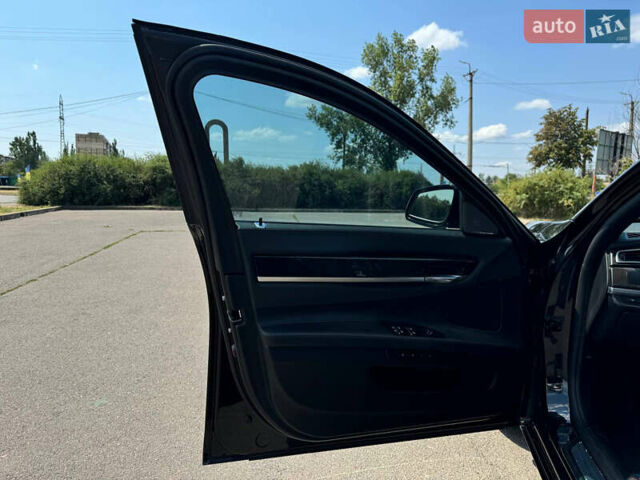 Черный БМВ 7 Серия, объемом двигателя 2.98 л и пробегом 143 тыс. км за 19000 $, фото 16 на Automoto.ua