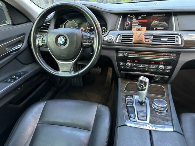 БМВ 7 Серія 2015 у Кропивницькому (Кіровограді) на Automoto.ua Чорний БМВ 7 Серія, об'ємом двигуна 3 л та пробігом 190 тис. км за 22800 $, фото 16 на Automoto.ua