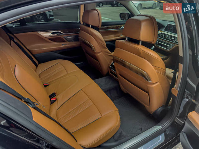 Черный БМВ 7 Серия, объемом двигателя 4.4 л и пробегом 185 тыс. км за 24700 $, фото 55 на Automoto.ua