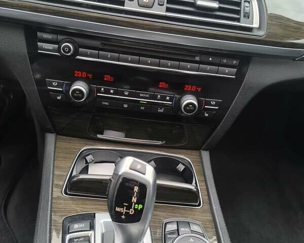 Черный БМВ 7 Серия, объемом двигателя 2.98 л и пробегом 130 тыс. км за 20900 $, фото 25 на Automoto.ua