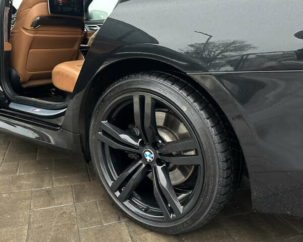 Чорний БМВ 7 Серія, об'ємом двигуна 3 л та пробігом 220 тис. км за 34888 $, фото 18 на Automoto.ua