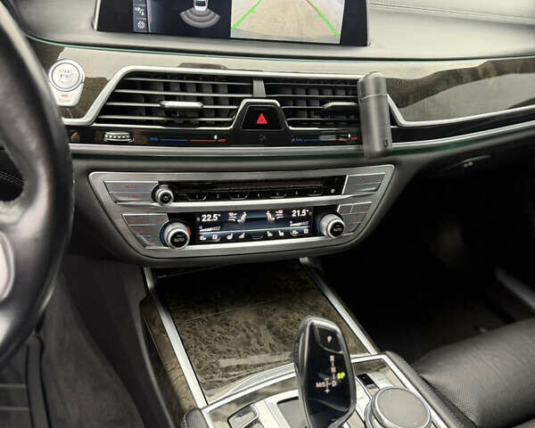 Черный БМВ 7 Серия, объемом двигателя 3 л и пробегом 120 тыс. км за 38000 $, фото 33 на Automoto.ua