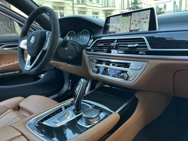 Черный БМВ 7 Серия, объемом двигателя 4.39 л и пробегом 220 тыс. км за 26500 $, фото 5 на Automoto.ua