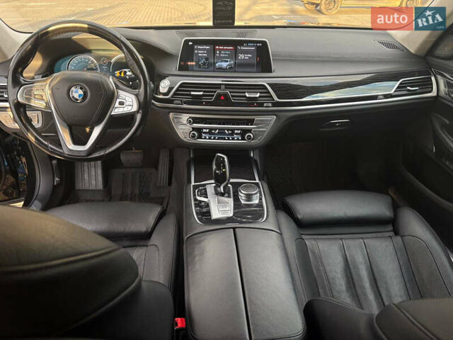 Черный БМВ 7 Серия, объемом двигателя 2.99 л и пробегом 175 тыс. км за 39550 $, фото 21 на Automoto.ua
