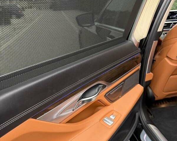 Чорний БМВ 7 Серія, об'ємом двигуна 3 л та пробігом 160 тис. км за 26990 $, фото 12 на Automoto.ua