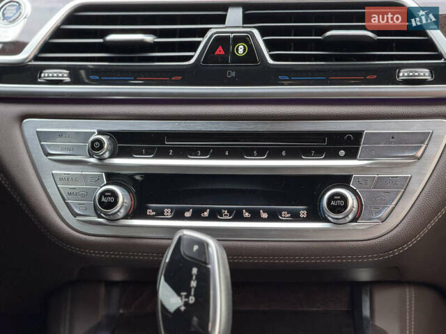 Черный БМВ 7 Серия, объемом двигателя 2.99 л и пробегом 178 тыс. км за 42500 $, фото 50 на Automoto.ua