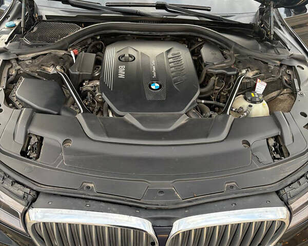 Черный БМВ 7 Серия, объемом двигателя 2.99 л и пробегом 175 тыс. км за 39550 $, фото 27 на Automoto.ua