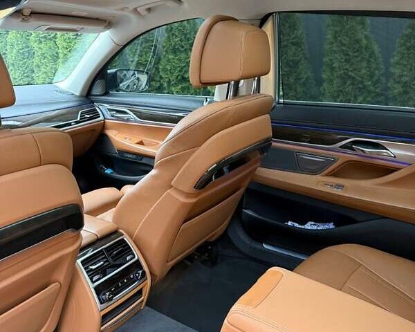 Чорний БМВ 7 Серія, об'ємом двигуна 3 л та пробігом 160 тис. км за 26990 $, фото 13 на Automoto.ua