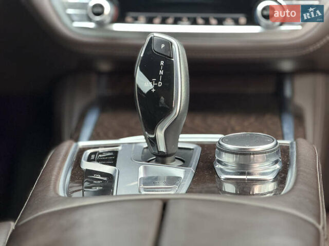 Черный БМВ 7 Серия, объемом двигателя 2.99 л и пробегом 178 тыс. км за 42500 $, фото 33 на Automoto.ua