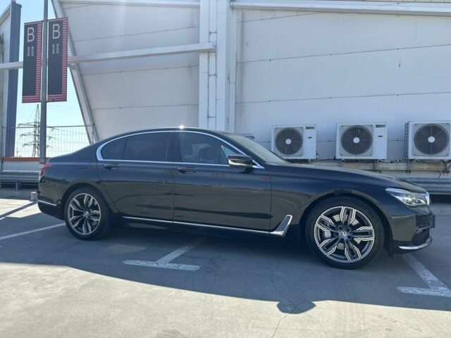 Чорний БМВ 7 Серія, об'ємом двигуна 3 л та пробігом 165 тис. км за 33700 $, фото 8 на Automoto.ua