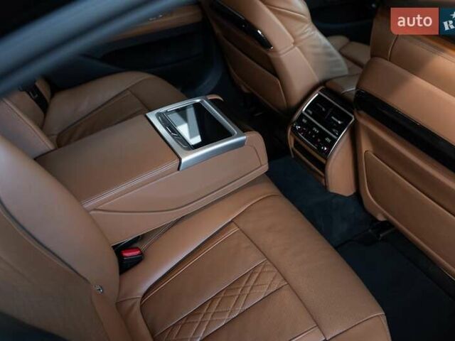 Черный БМВ 7 Серия, объемом двигателя 2 л и пробегом 110 тыс. км за 35000 $, фото 11 на Automoto.ua