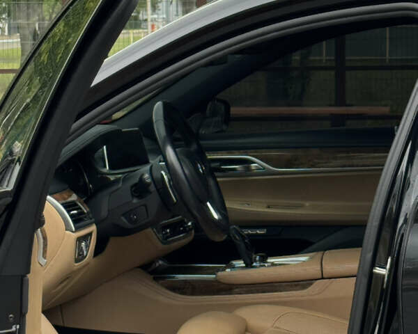 Черный БМВ 7 Серия, объемом двигателя 4.39 л и пробегом 190 тыс. км за 31000 $, фото 10 на Automoto.ua