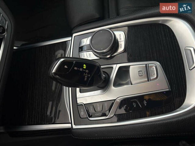 Черный БМВ 7 Серия, объемом двигателя 2.99 л и пробегом 175 тыс. км за 39550 $, фото 16 на Automoto.ua