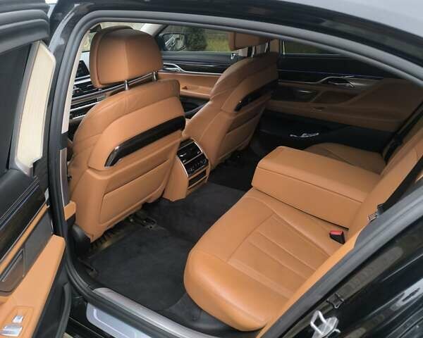 Чорний БМВ 7 Серія, об'ємом двигуна 3 л та пробігом 160 тис. км за 26990 $, фото 18 на Automoto.ua