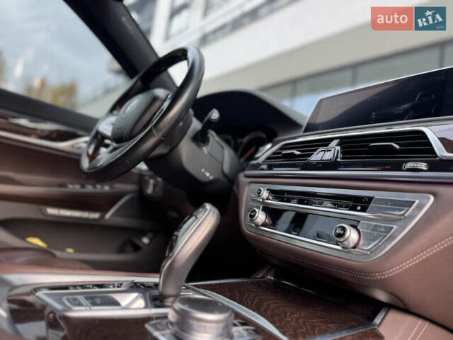 Черный БМВ 7 Серия, объемом двигателя 2.99 л и пробегом 178 тыс. км за 42500 $, фото 68 на Automoto.ua