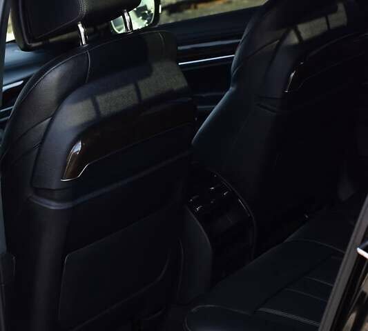 Черный БМВ 7 Серия, объемом двигателя 3 л и пробегом 185 тыс. км за 34500 $, фото 20 на Automoto.ua