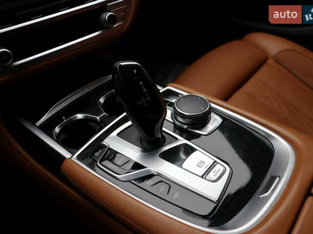 Черный БМВ 7 Серия, объемом двигателя 4.4 л и пробегом 228 тыс. км за 26400 $, фото 30 на Automoto.ua