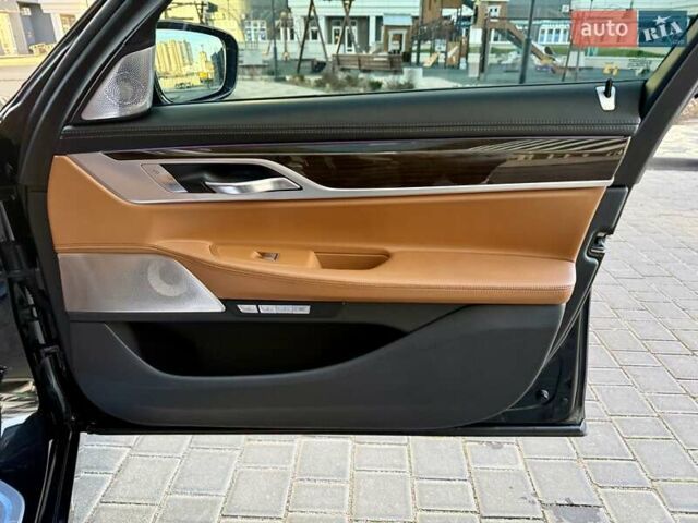 Чорний БМВ 7 Серія, об'ємом двигуна 2.01 л та пробігом 160 тис. км за 36999 $, фото 57 на Automoto.ua