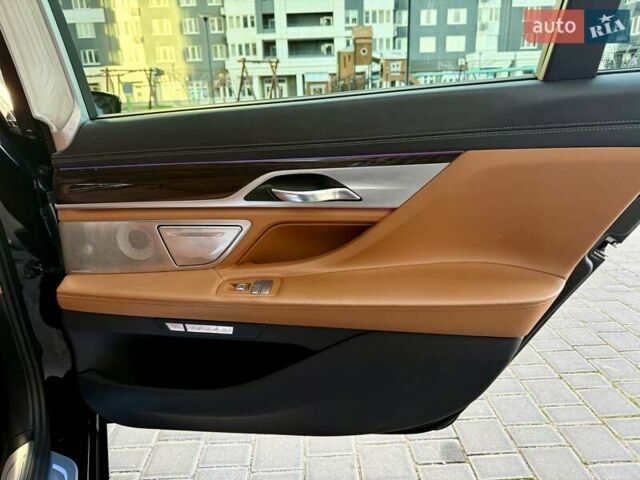 Чорний БМВ 7 Серія, об'ємом двигуна 2.01 л та пробігом 160 тис. км за 36999 $, фото 65 на Automoto.ua