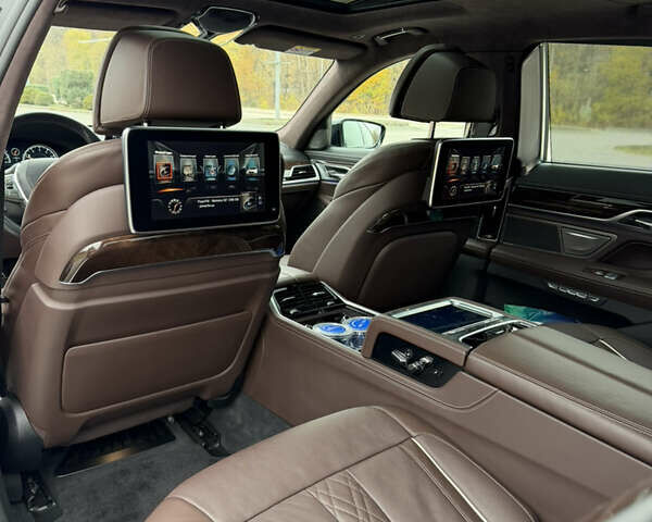 Черный БМВ 7 Серия, объемом двигателя 4.39 л и пробегом 18 тыс. км за 63000 $, фото 43 на Automoto.ua