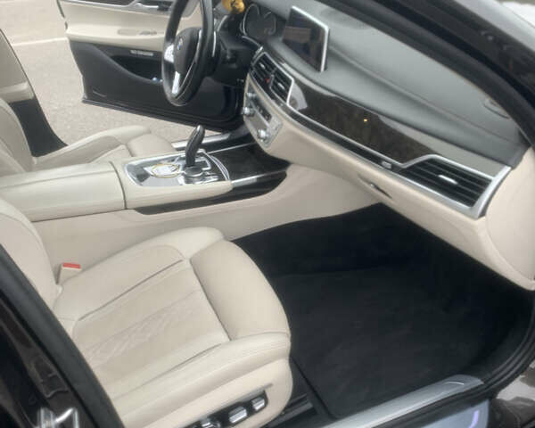 Чорний БМВ 7 Серія, об'ємом двигуна 3 л та пробігом 78 тис. км за 33000 $, фото 11 на Automoto.ua