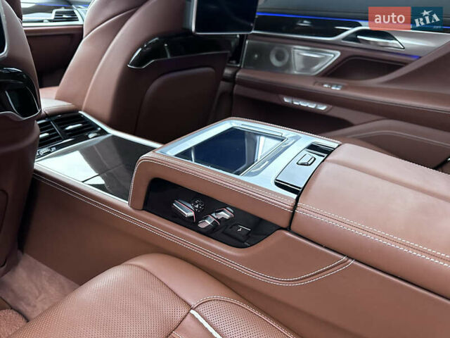 Черный БМВ 7 Серия, объемом двигателя 4.39 л и пробегом 183 тыс. км за 31900 $, фото 31 на Automoto.ua