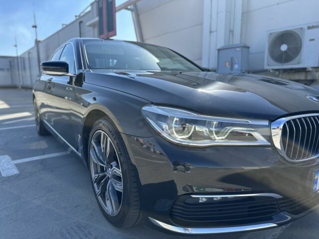 Чорний БМВ 7 Серія, об'ємом двигуна 3 л та пробігом 165 тис. км за 33700 $, фото 9 на Automoto.ua