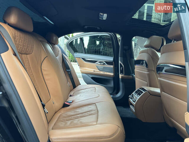 Черный БМВ 7 Серия, объемом двигателя 4.4 л и пробегом 220 тыс. км за 25500 $, фото 47 на Automoto.ua