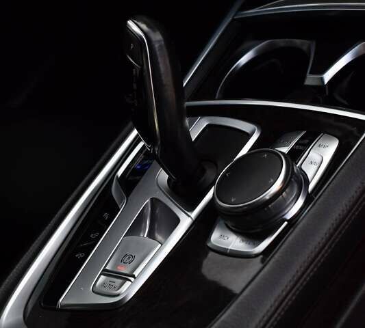 Черный БМВ 7 Серия, объемом двигателя 3 л и пробегом 185 тыс. км за 34500 $, фото 17 на Automoto.ua