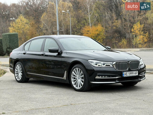 Черный БМВ 7 Серия, объемом двигателя 4.39 л и пробегом 18 тыс. км за 63000 $, фото 2 на Automoto.ua
