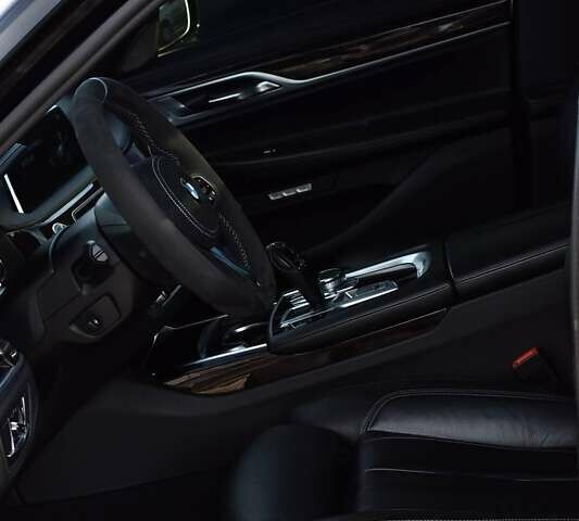 Черный БМВ 7 Серия, объемом двигателя 3 л и пробегом 185 тыс. км за 34500 $, фото 10 на Automoto.ua