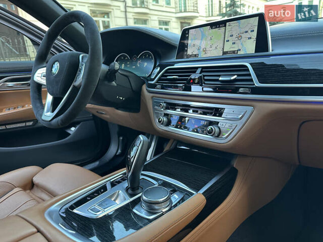 Черный БМВ 7 Серия, объемом двигателя 4.4 л и пробегом 220 тыс. км за 25500 $, фото 10 на Automoto.ua