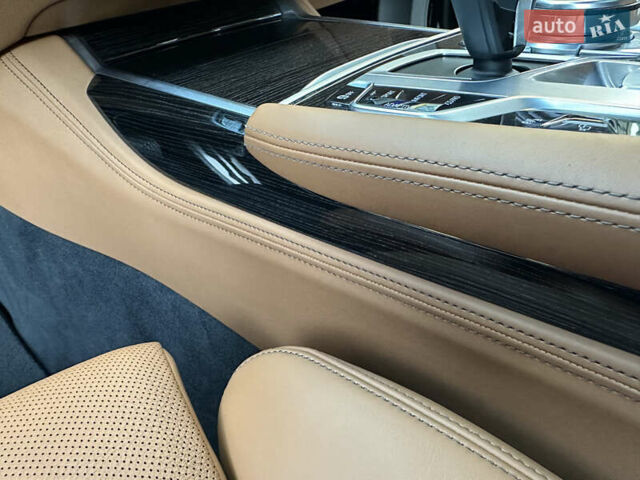 Черный БМВ 7 Серия, объемом двигателя 4.4 л и пробегом 220 тыс. км за 25500 $, фото 23 на Automoto.ua