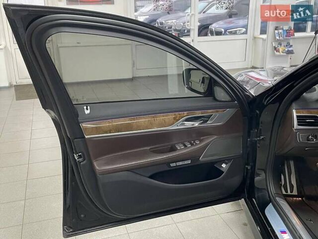 Черный БМВ 7 Серия, объемом двигателя 2.99 л и пробегом 178 тыс. км за 39990 $, фото 17 на Automoto.ua