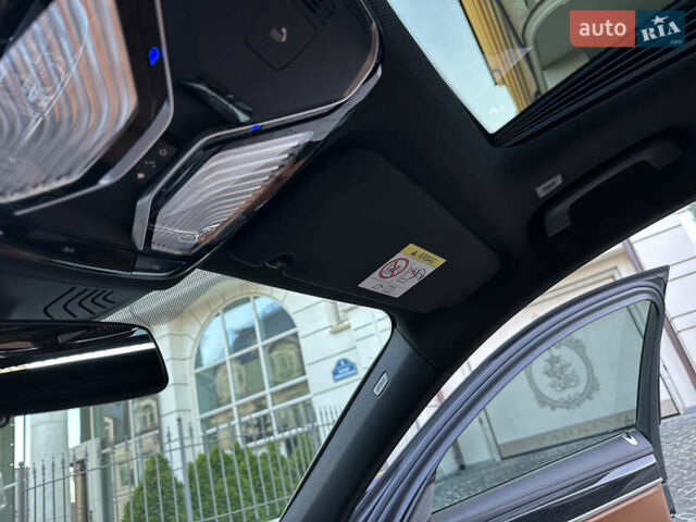 Черный БМВ 7 Серия, объемом двигателя 4.4 л и пробегом 220 тыс. км за 25500 $, фото 12 на Automoto.ua