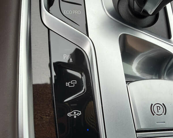 Черный БМВ 7 Серия, объемом двигателя 4.39 л и пробегом 18 тыс. км за 63000 $, фото 35 на Automoto.ua