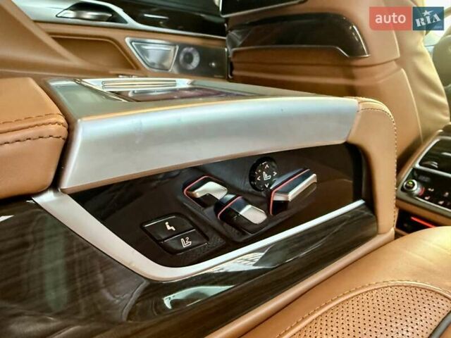 Чорний БМВ 7 Серія, об'ємом двигуна 2.01 л та пробігом 160 тис. км за 36999 $, фото 71 на Automoto.ua