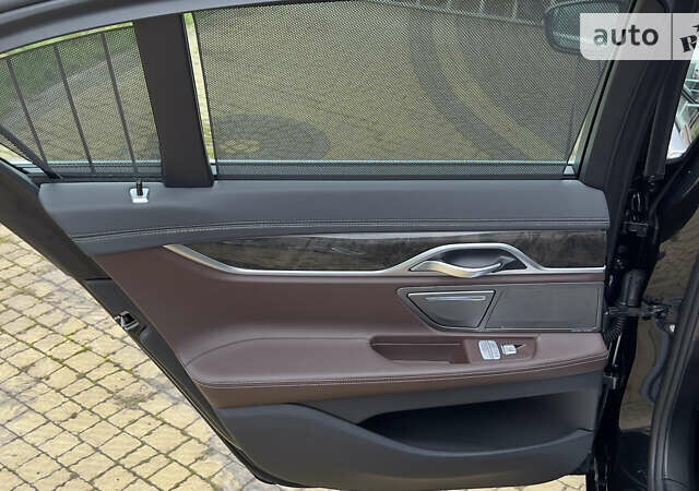 Чорний БМВ 7 Серія, об'ємом двигуна 2.99 л та пробігом 198 тис. км за 33000 $, фото 25 на Automoto.ua