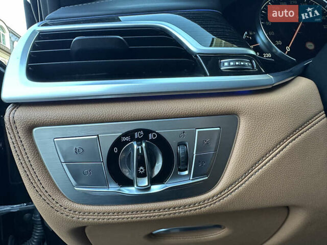 Черный БМВ 7 Серия, объемом двигателя 4.4 л и пробегом 220 тыс. км за 25500 $, фото 35 на Automoto.ua