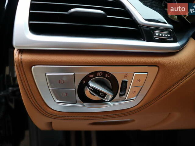 Черный БМВ 7 Серия, объемом двигателя 4.4 л и пробегом 228 тыс. км за 26400 $, фото 19 на Automoto.ua