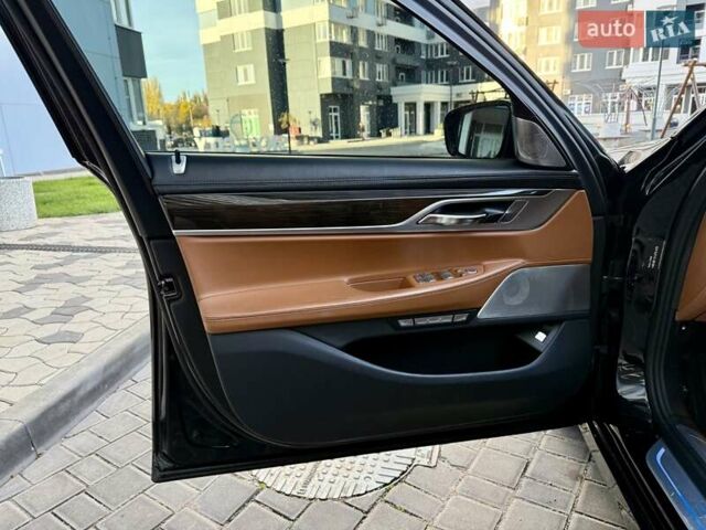 Чорний БМВ 7 Серія, об'ємом двигуна 2.01 л та пробігом 160 тис. км за 36999 $, фото 38 на Automoto.ua